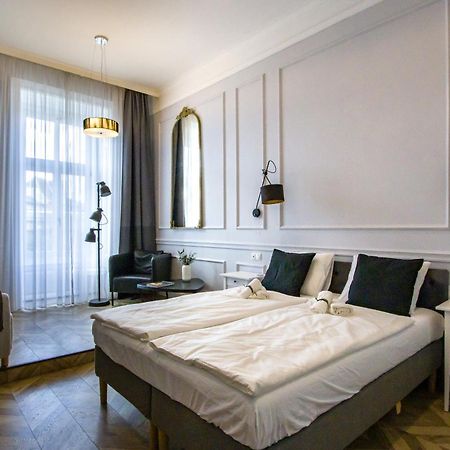 Wilson'S Oktogon Square Suite Apartment Budapest Bagian luar foto