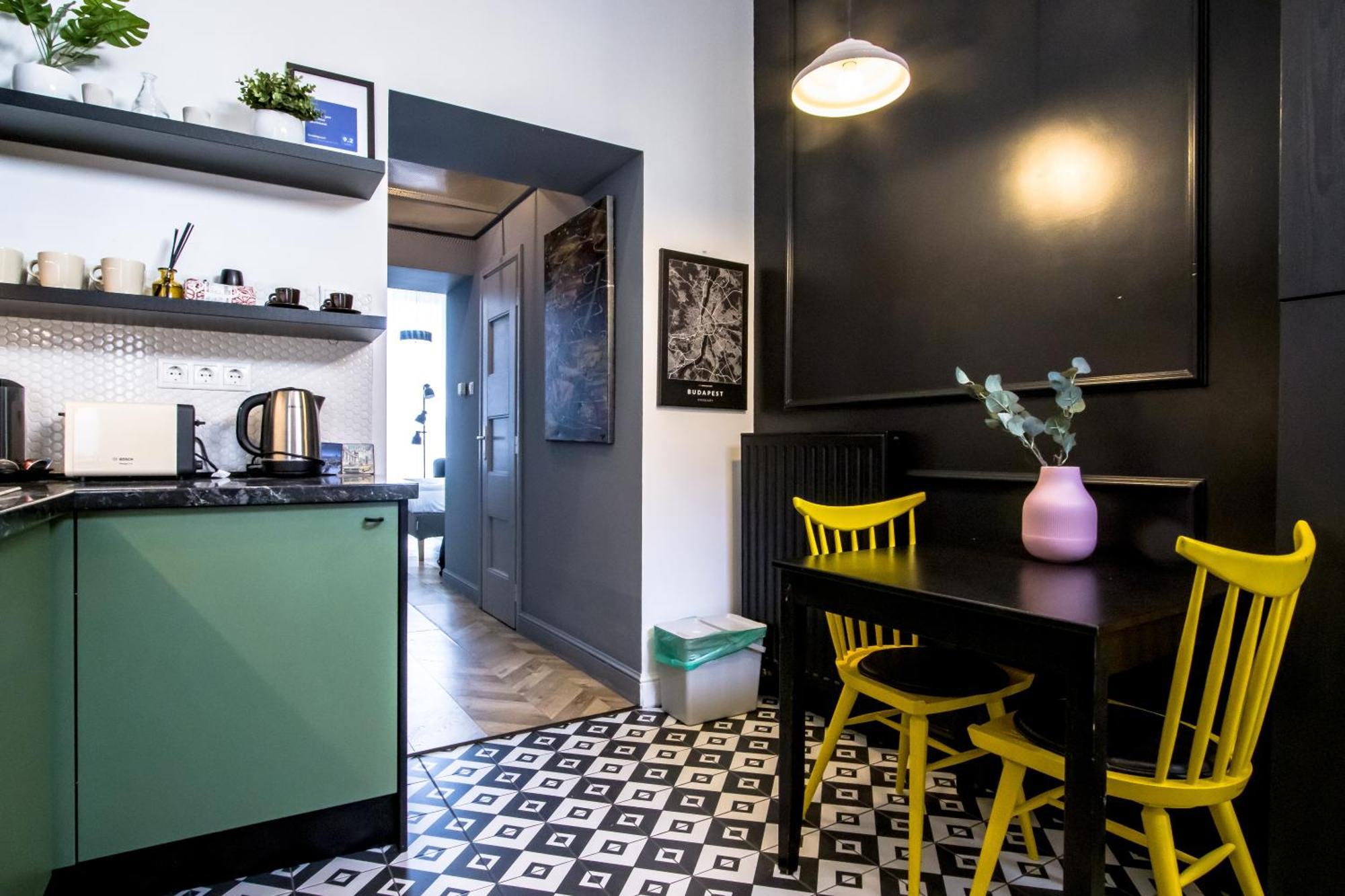 Wilson'S Oktogon Square Suite Apartment Budapest Bagian luar foto