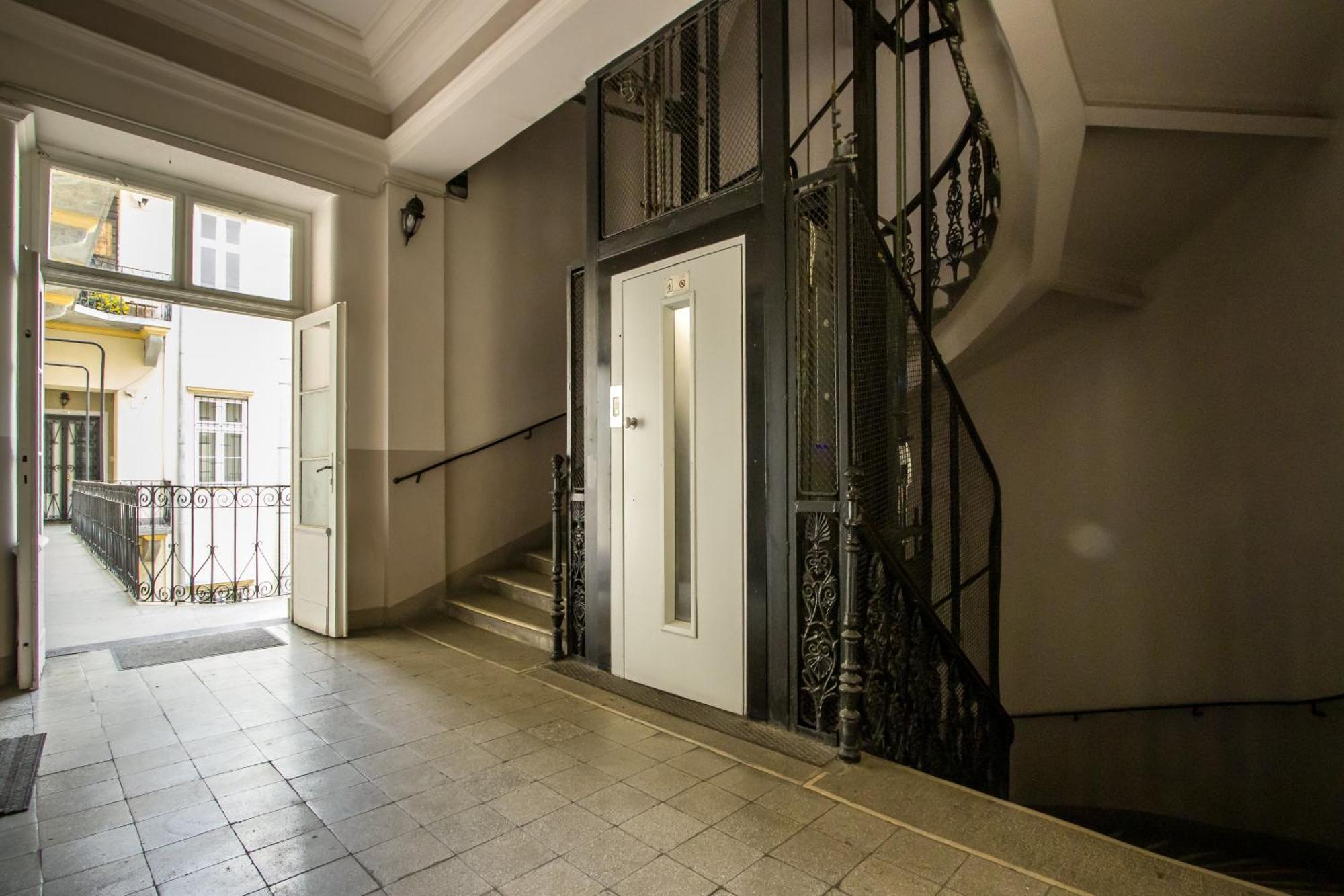 Wilson'S Oktogon Square Suite Apartment Budapest Bagian luar foto