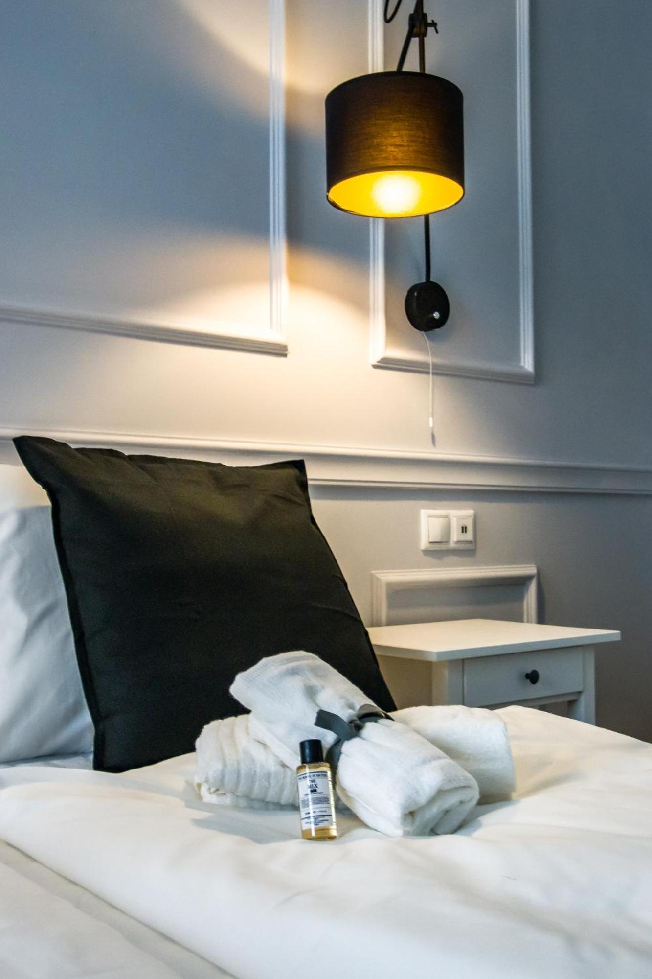 Wilson'S Oktogon Square Suite Apartment Budapest Bagian luar foto