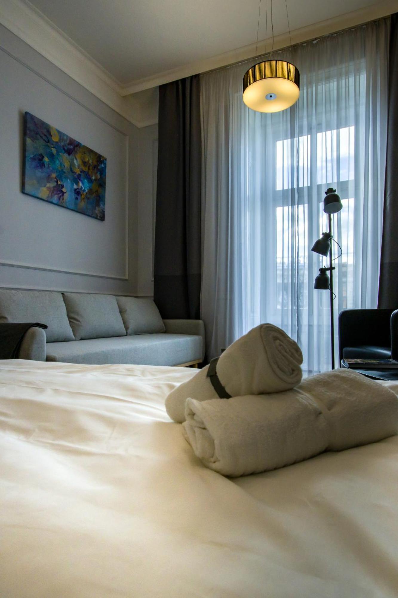Wilson'S Oktogon Square Suite Apartment Budapest Bagian luar foto